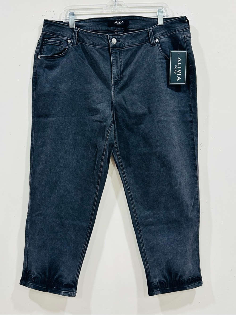 Alivia Ford Plus Size Women’s Grey Denim Cropped Jeans Ankle Pants Size 18W NWT